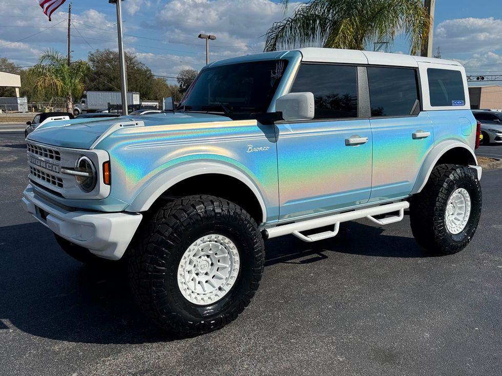 Ford Bronco Bayshore Ice Blue Pearl Bronco Italian Leather | Plant City Florida | Bayshore Automotive - Thumbnail 3