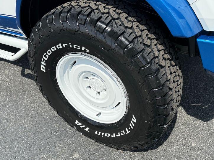 Ford Bronco Bayshore Retro Mod 12 - Thumbnail 2