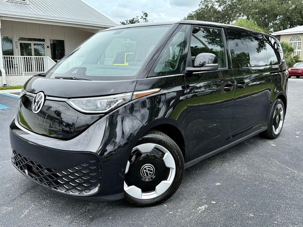 Volkswagen Id. Buzz Id Buzz Loaded Carfax Cert 1 Owner Black Pearl | Plant City Florida | Bayshore Automotive - Thumbnail 3