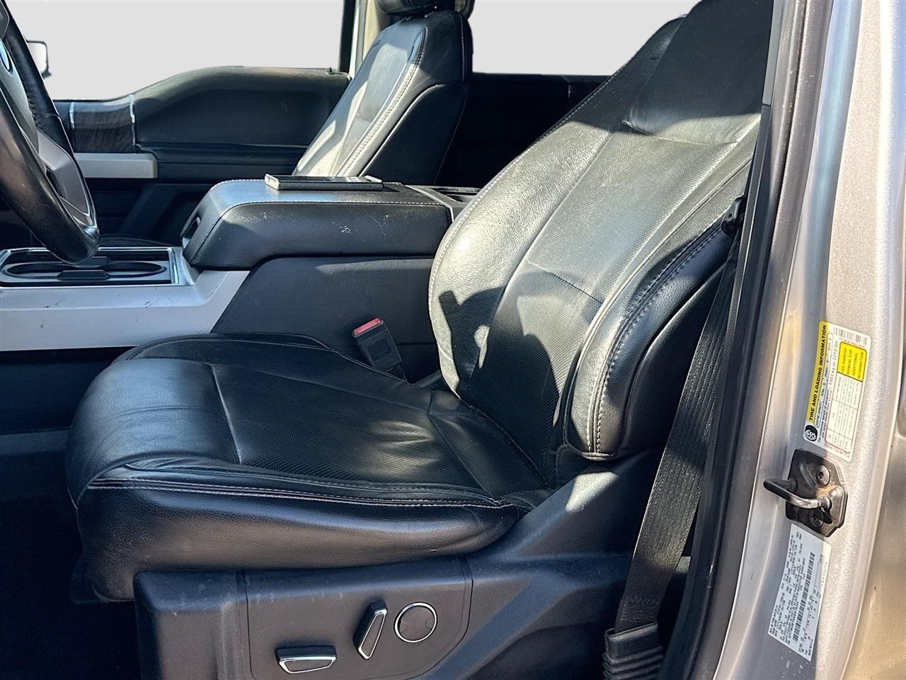 Ford Super Duty F-250 Srwlariat 4Wd Crew Cab 6.75' Box - Thumbnail 19