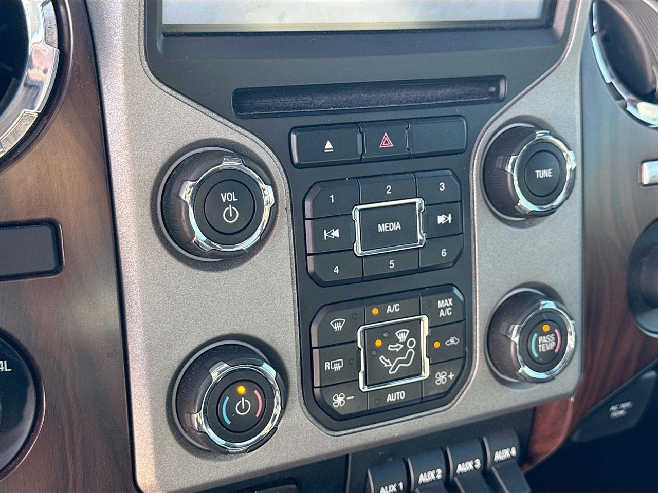 Ford Super Duty F-250 Srw4Wd Crew Cab 172" Lariat - Thumbnail 15