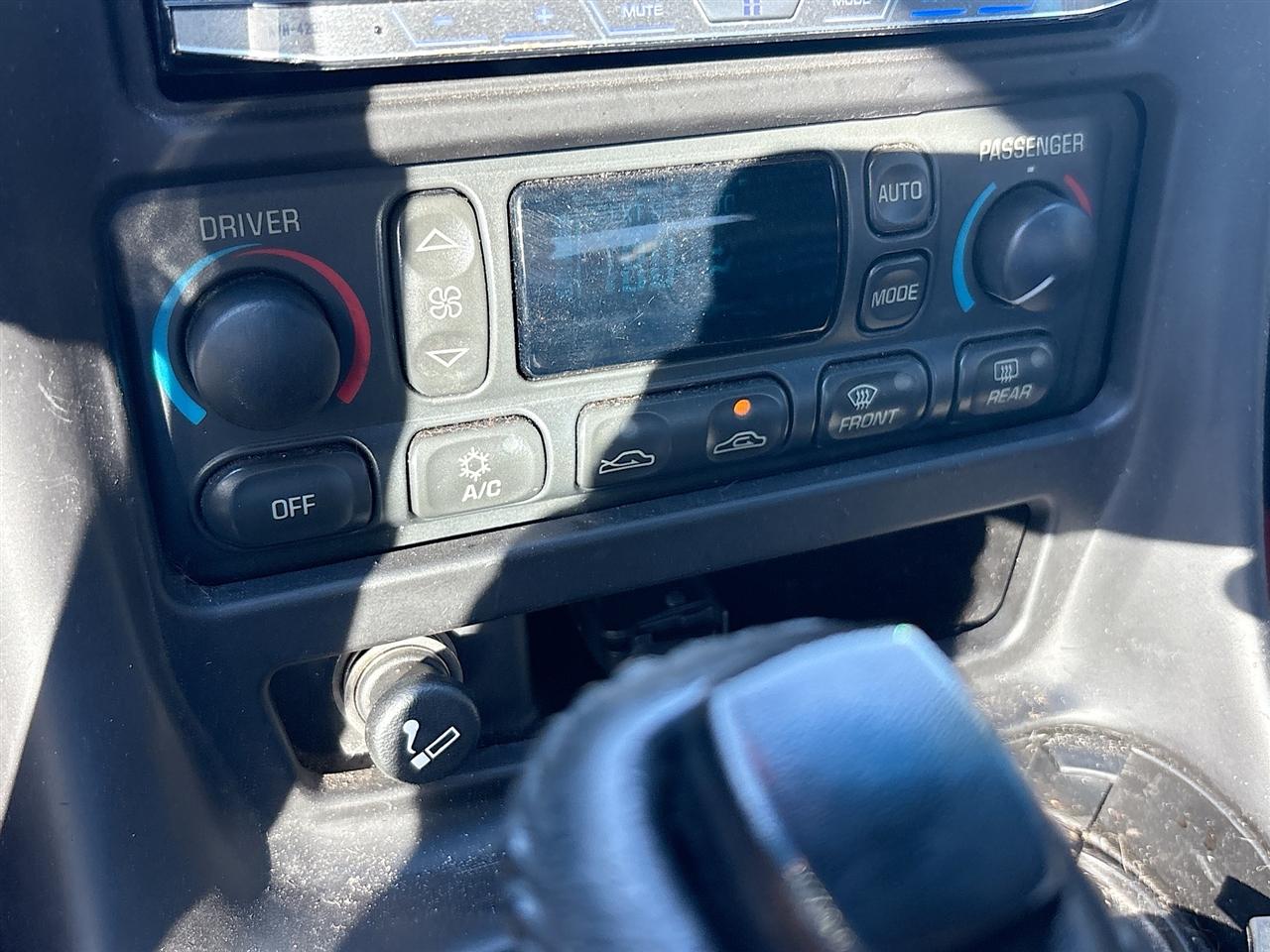 Chevrolet Corvette2Dr Convertible - Thumbnail 15