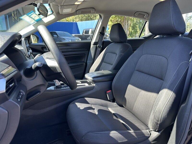 Nissan Altima - Thumbnail 13