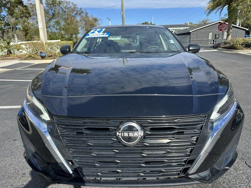 Nissan Altima - Thumbnail 9