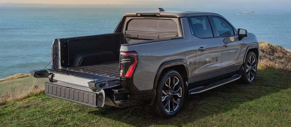 Gmc Sierra Ev - Thumbnail 4