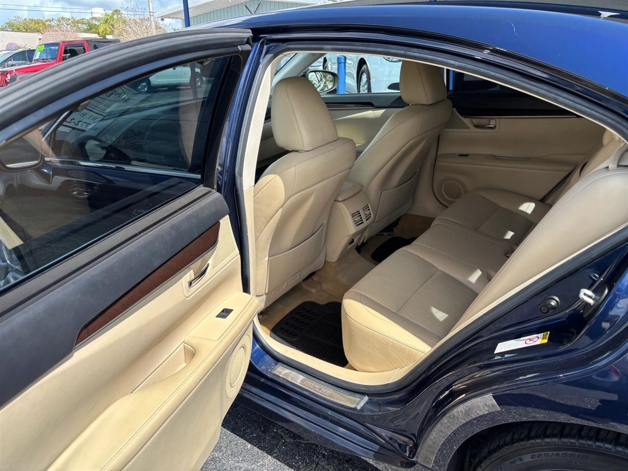 Lexus Es 350 Sedan - Thumbnail 13