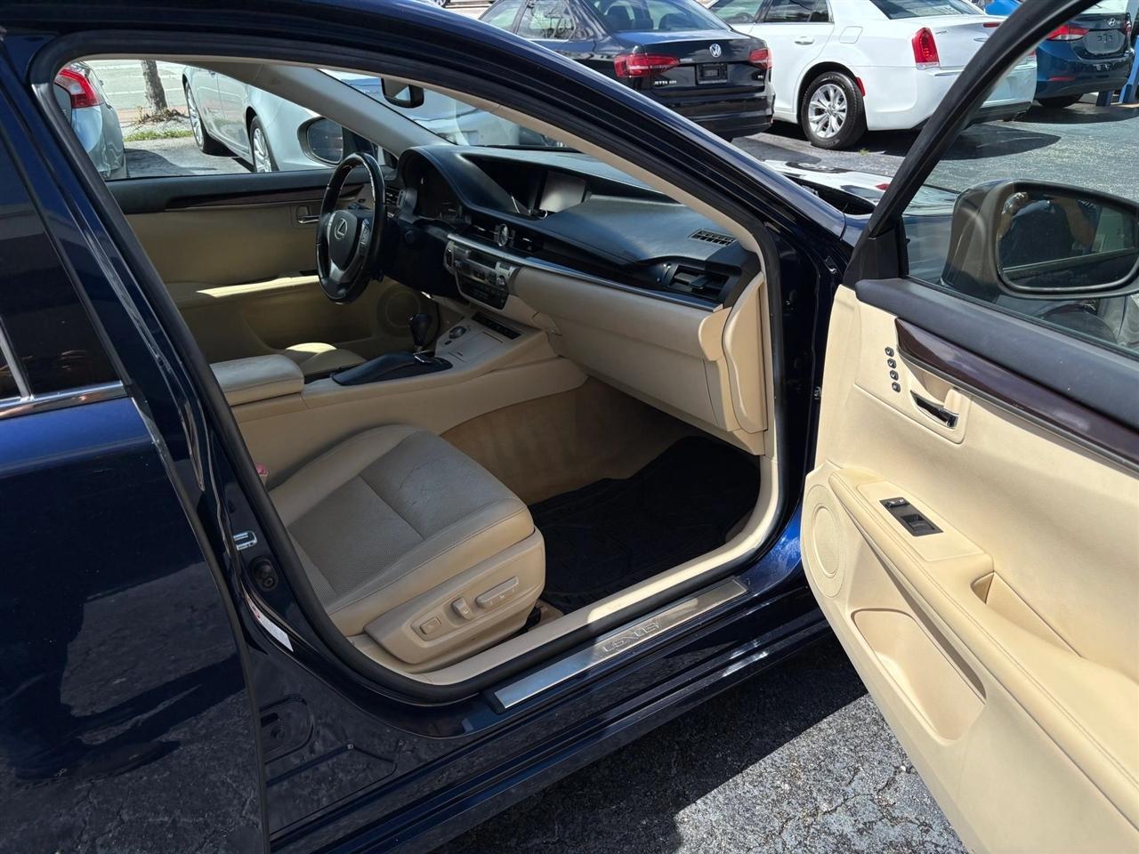 Lexus Es 350 Sedan - Thumbnail 12