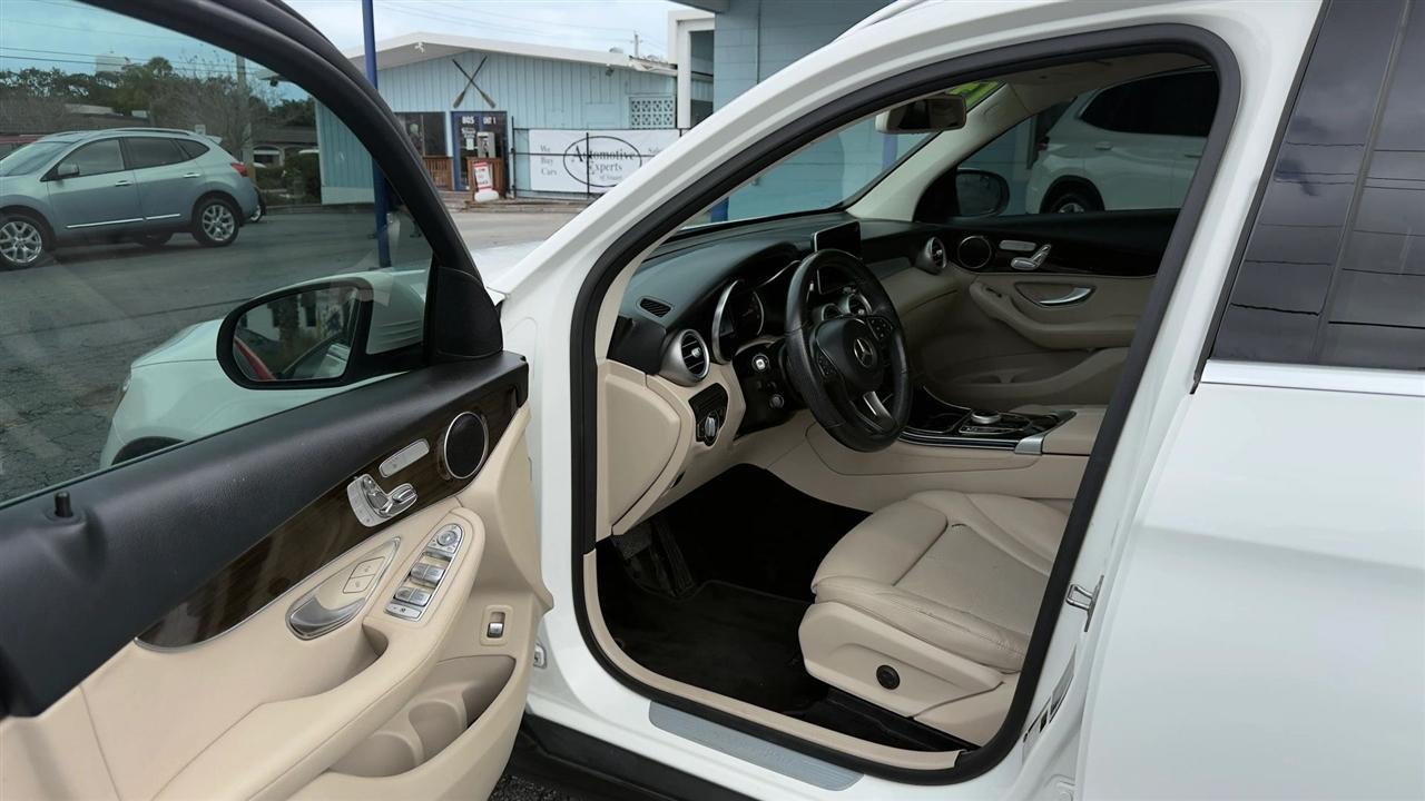Mercedes-Benz Glc-Class Glc300 - Thumbnail 11