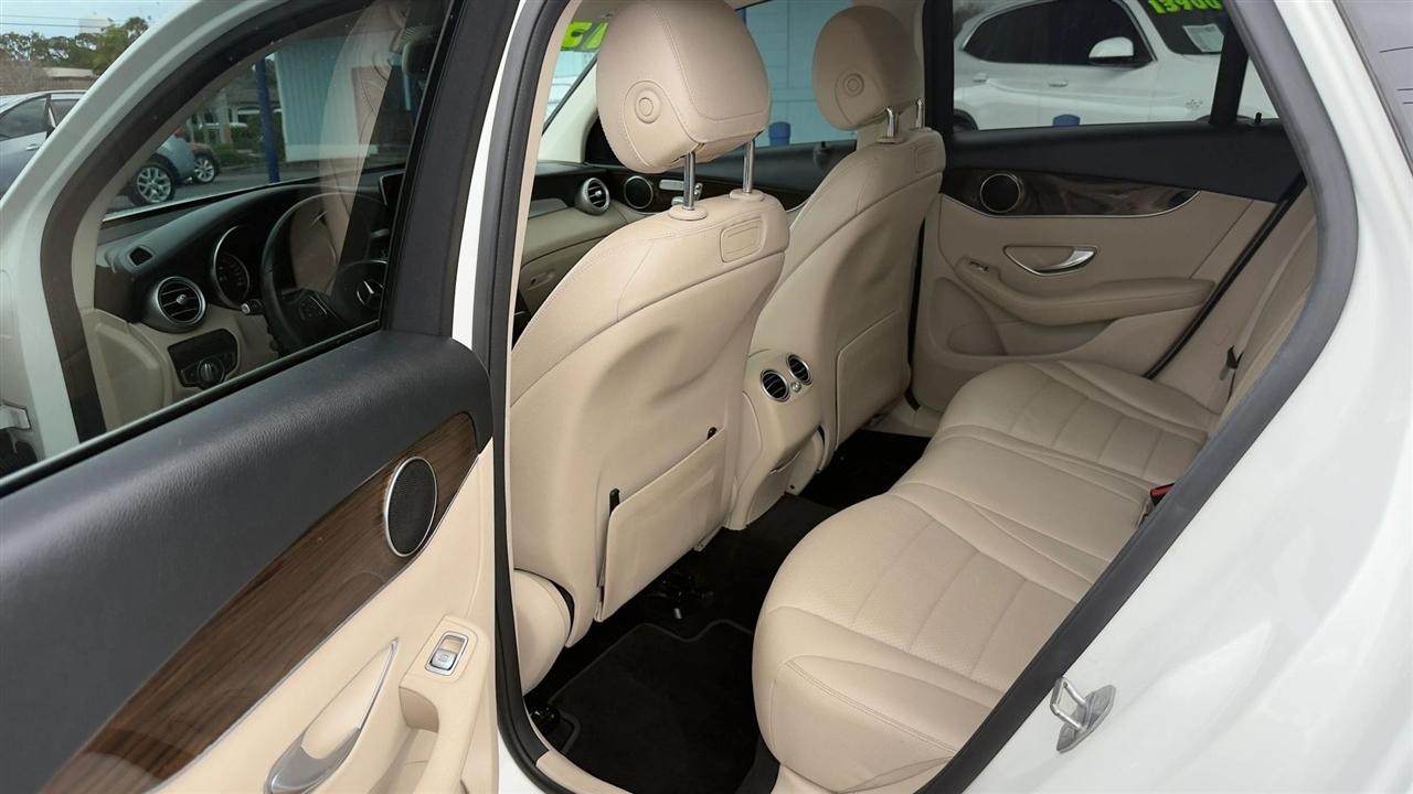 Mercedes-Benz Glc-Class Glc300 - Thumbnail 13
