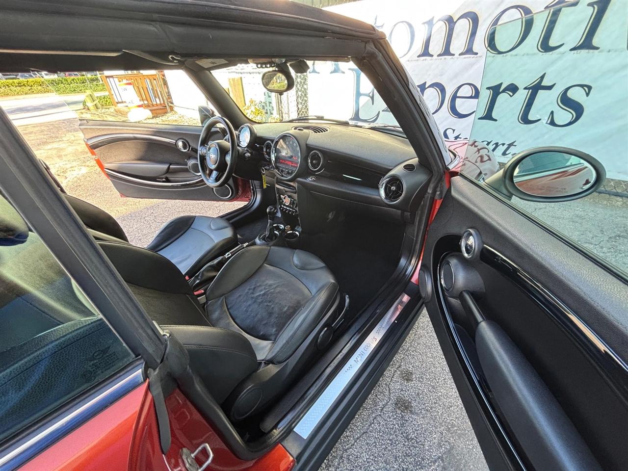 Mini Cooper S Convertible - Thumbnail 16