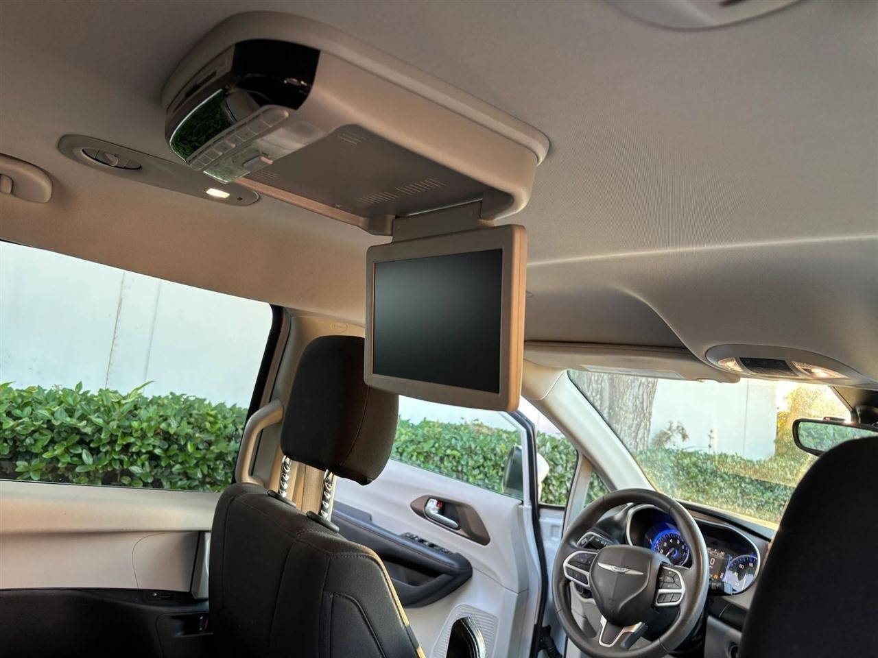 Chrysler Pacifica Touring - Thumbnail 18