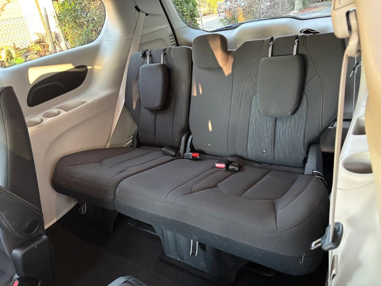 Chrysler Pacifica Touring - Thumbnail 14