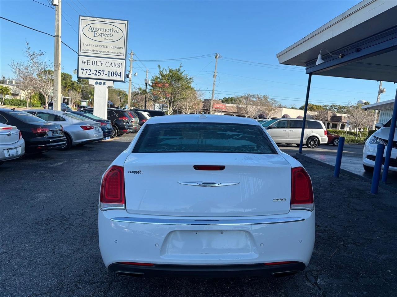 Chrysler 300 - Thumbnail 4