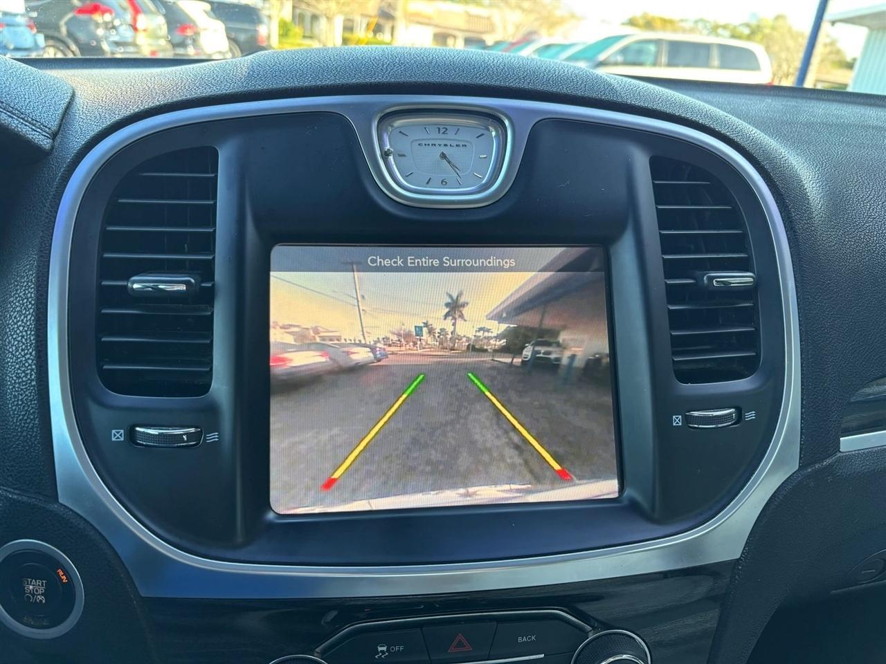 Chrysler 300 - Thumbnail 18