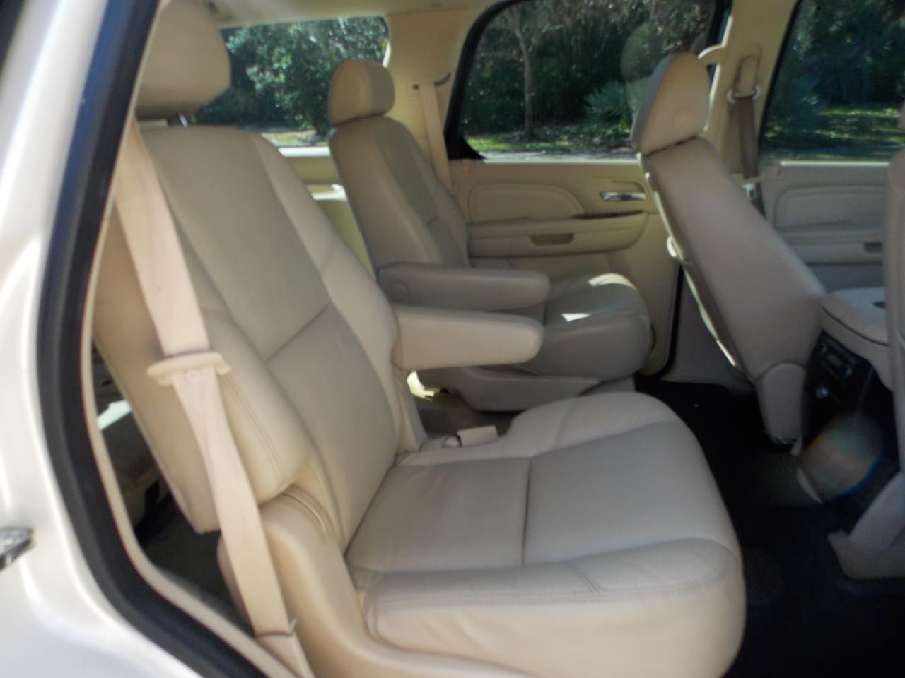 Cadillac Escalade2Wd 4Dr - Thumbnail 20