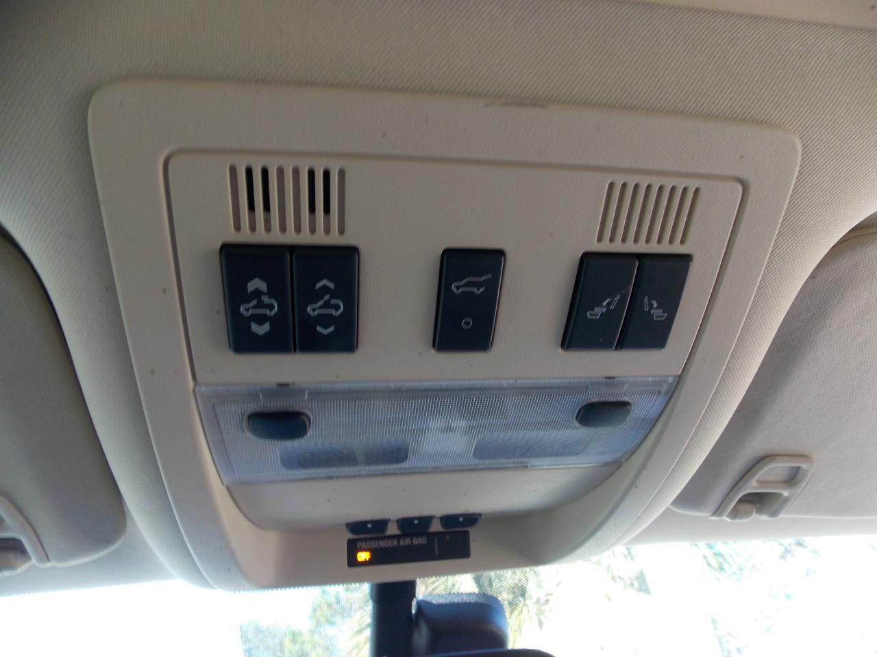 Cadillac Escalade2Wd 4Dr - Thumbnail 16