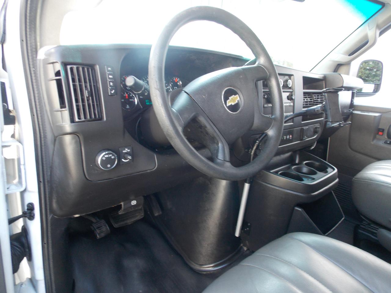 Chevrolet Express Cargo Vanrwd 2500 155" - Thumbnail 3