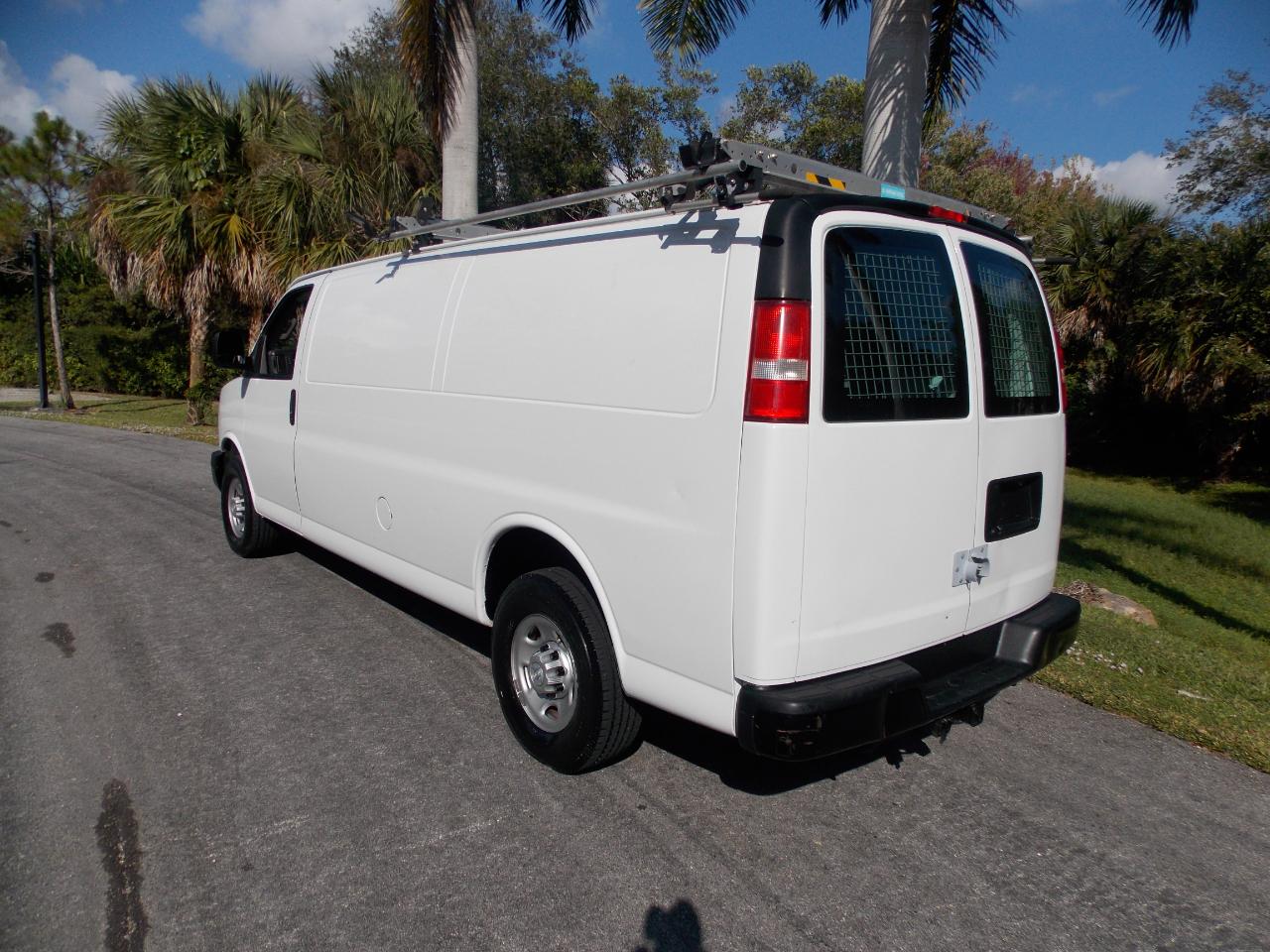 Chevrolet Express Cargo Vanrwd 2500 155" - Thumbnail 8