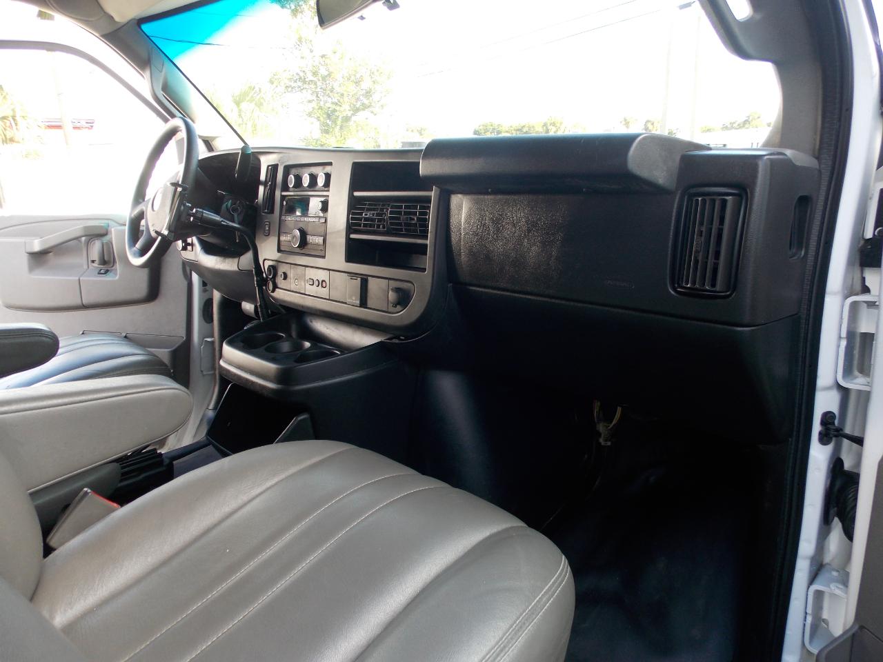 Chevrolet Express Cargo Vanrwd 2500 155" - Thumbnail 7