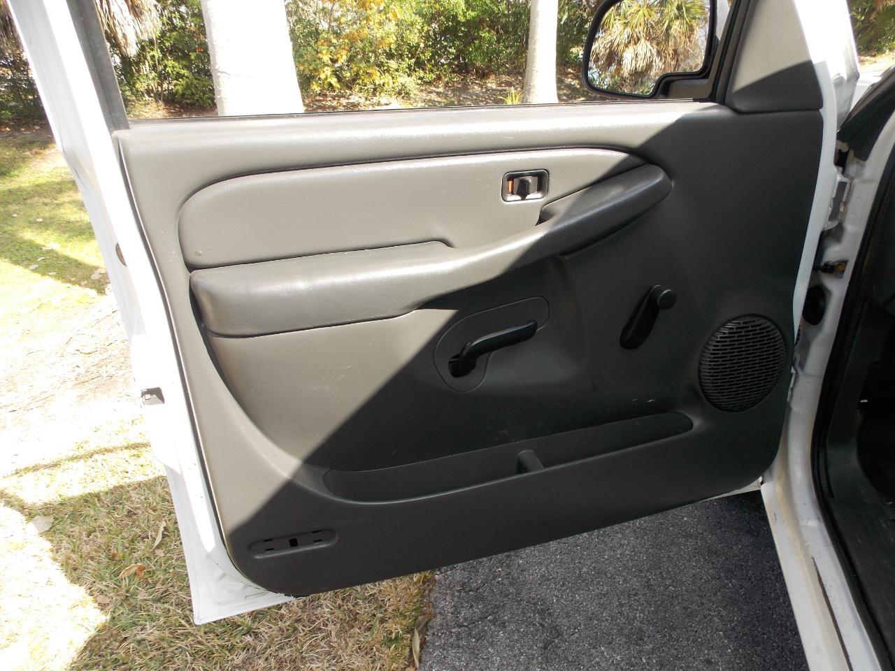 Chevrolet Silverado 1500Reg Cab 133.0" Wb Work Truck - Thumbnail 16