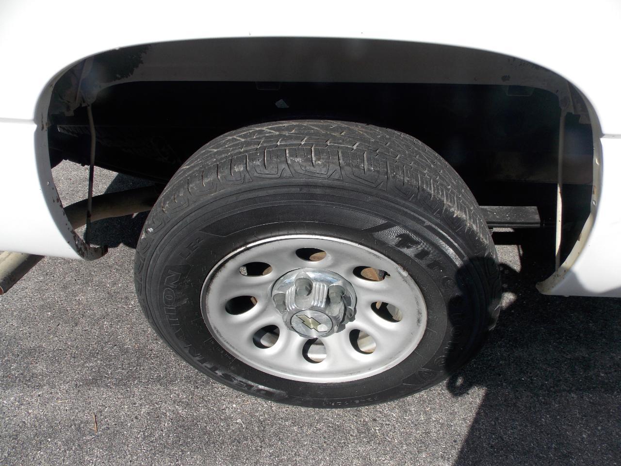 Chevrolet Silverado 1500Reg Cab 133.0" Wb Work Truck - Thumbnail 18