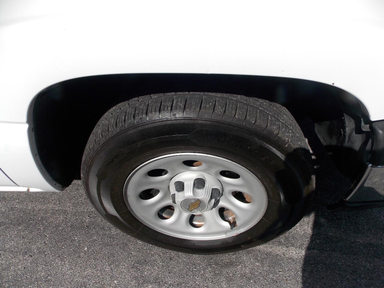 Chevrolet Silverado 1500Reg Cab 133.0" Wb Work Truck - Thumbnail 19