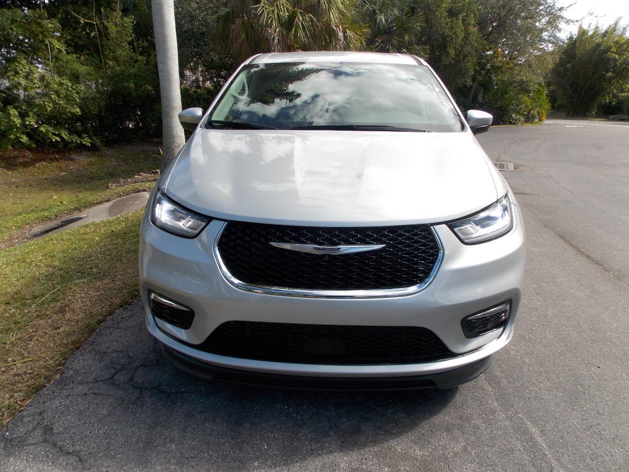 Chrysler Pacificatouring L Fwd - Thumbnail 5