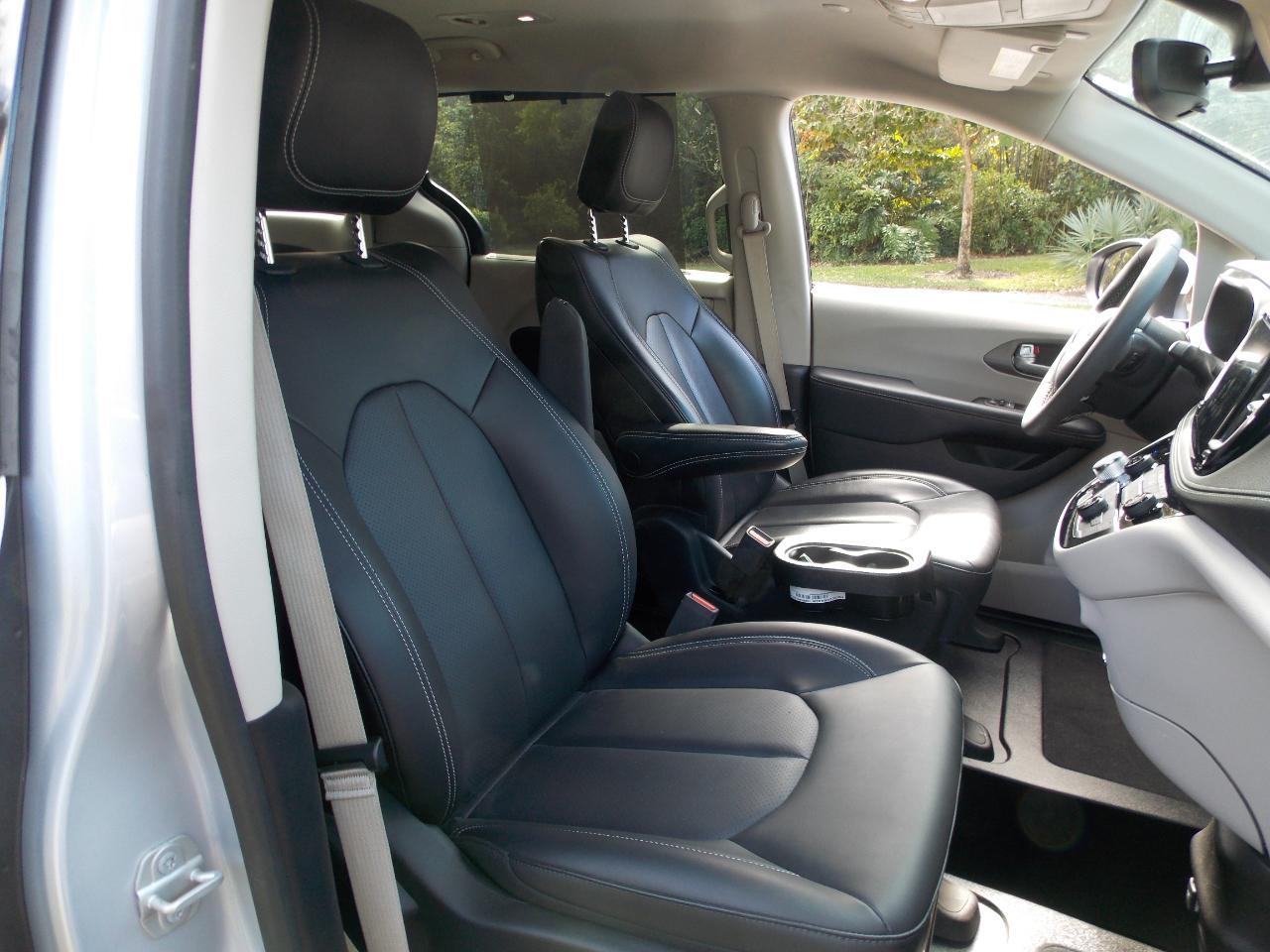 Chrysler Pacificatouring L Fwd - Thumbnail 18