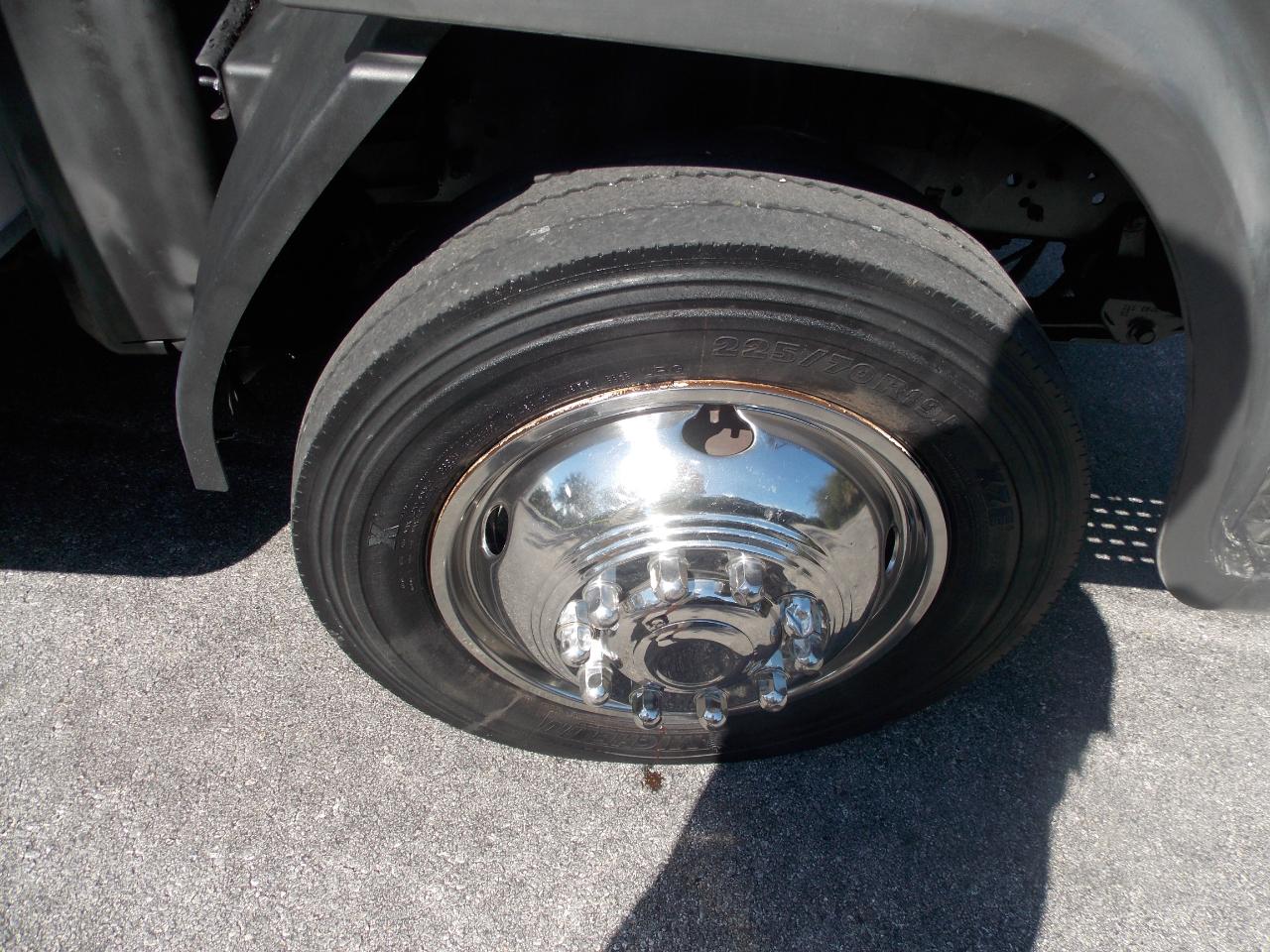 Ford Low Cab Forwardreg Cab 16,000Lb Gvwr - Thumbnail 2