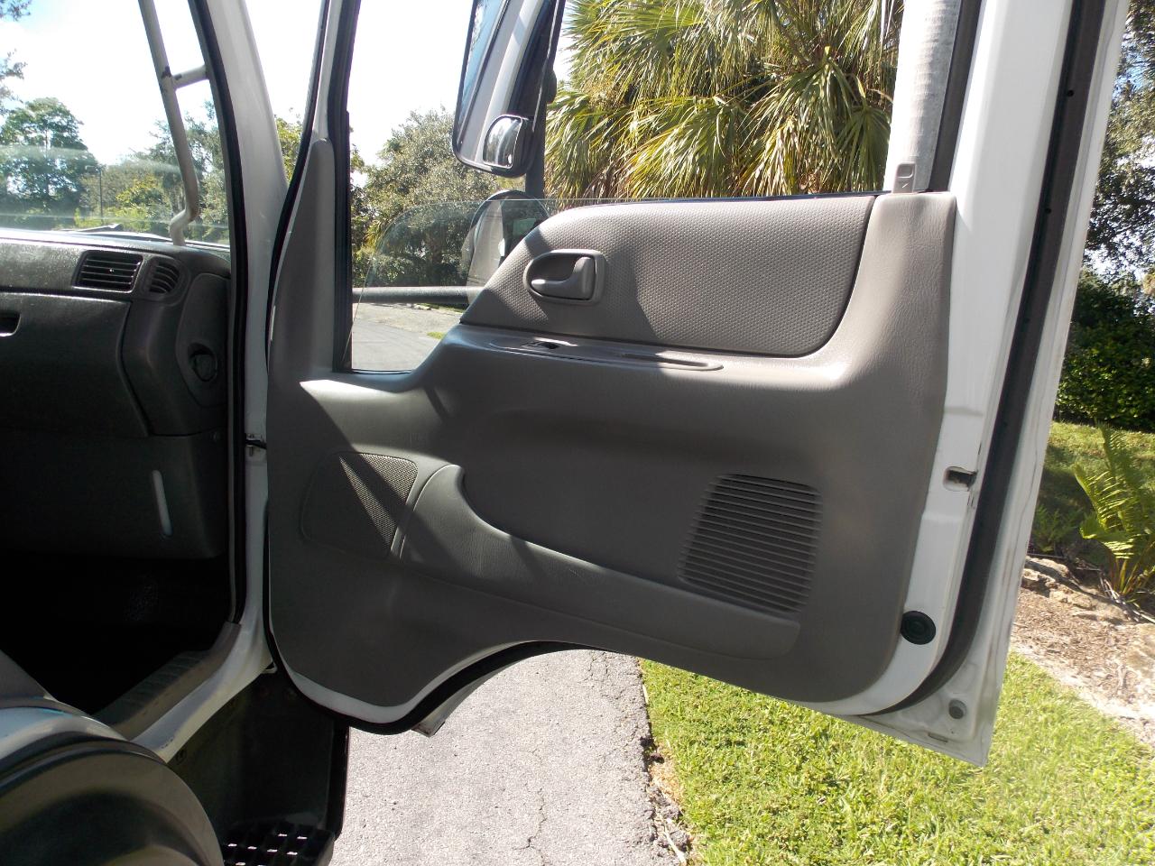 Ford Low Cab Forwardreg Cab 16,000Lb Gvwr - Thumbnail 17