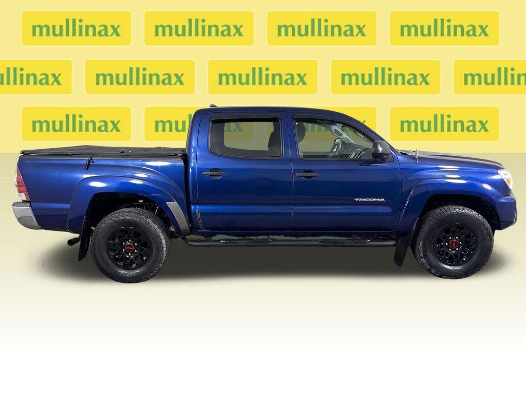 Toyota Tacoma Prerunner - Thumbnail 3