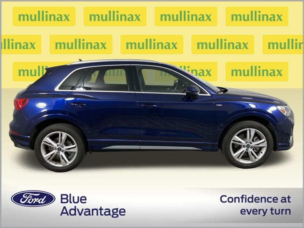 Audi Q3 Premium Plus - Thumbnail 3