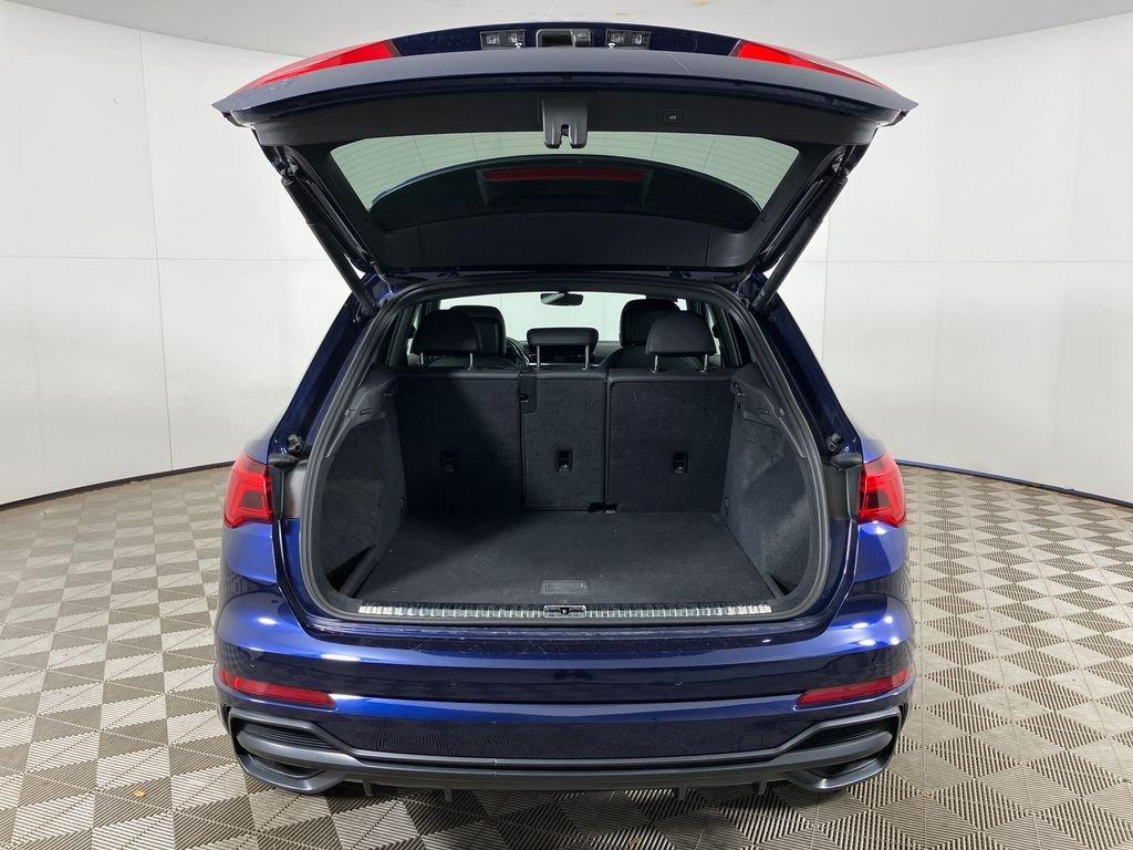 Audi Q3 Premium Plus - Thumbnail 9