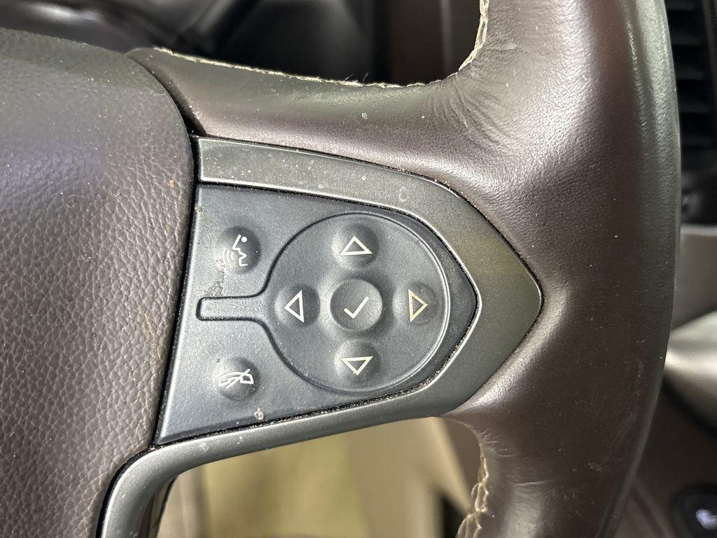 Chevrolet Suburban Premier - Thumbnail 20