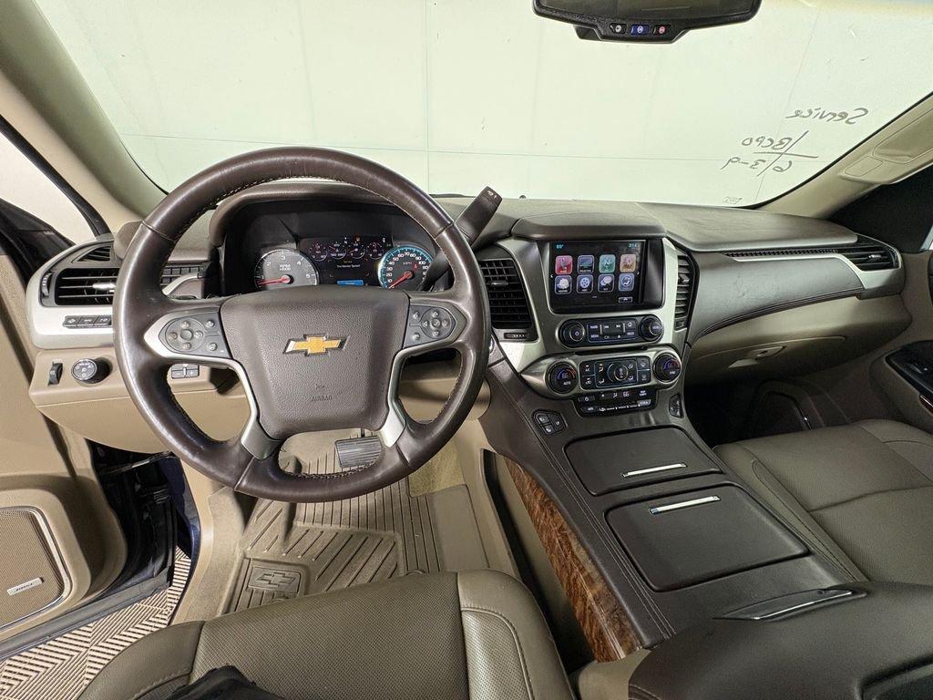 Chevrolet Suburban Premier - Thumbnail 9