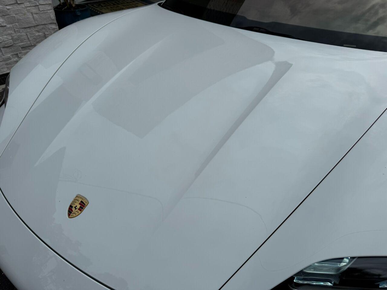 Porsche Taycan - Thumbnail 14