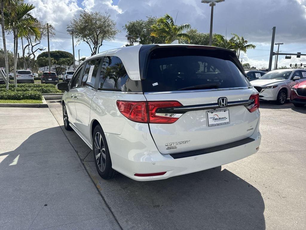 Honda Odyssey Touring Fwd 4D Passenger Van - Thumbnail 15