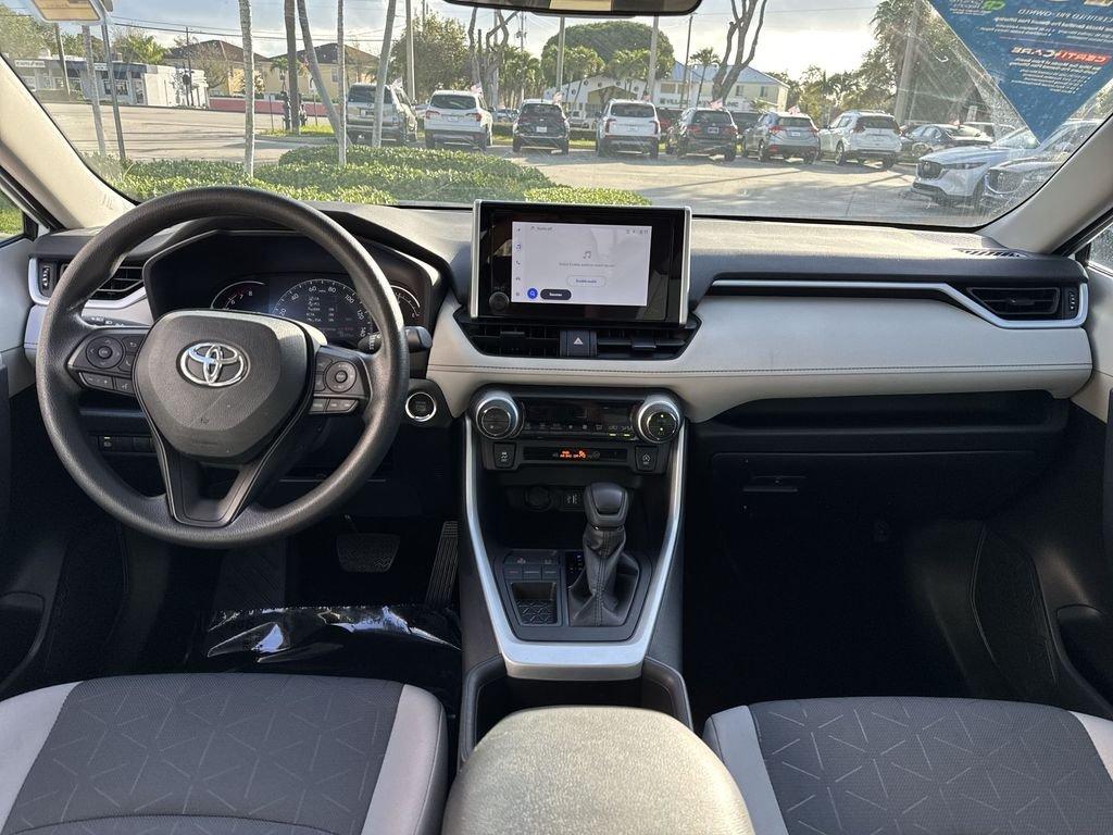 Toyota Rav4 Xle Fwd 4D Sport Utility - Thumbnail 15