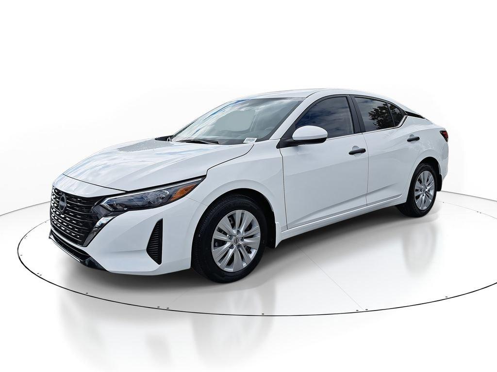 Nissan Sentra S - Thumbnail 5