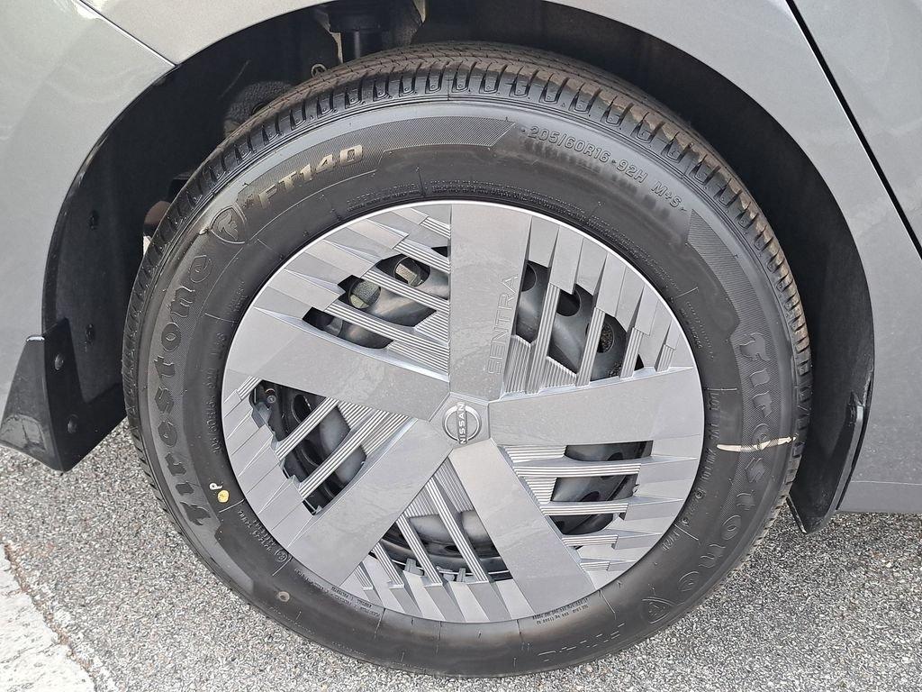 Nissan Sentra S - Thumbnail 9