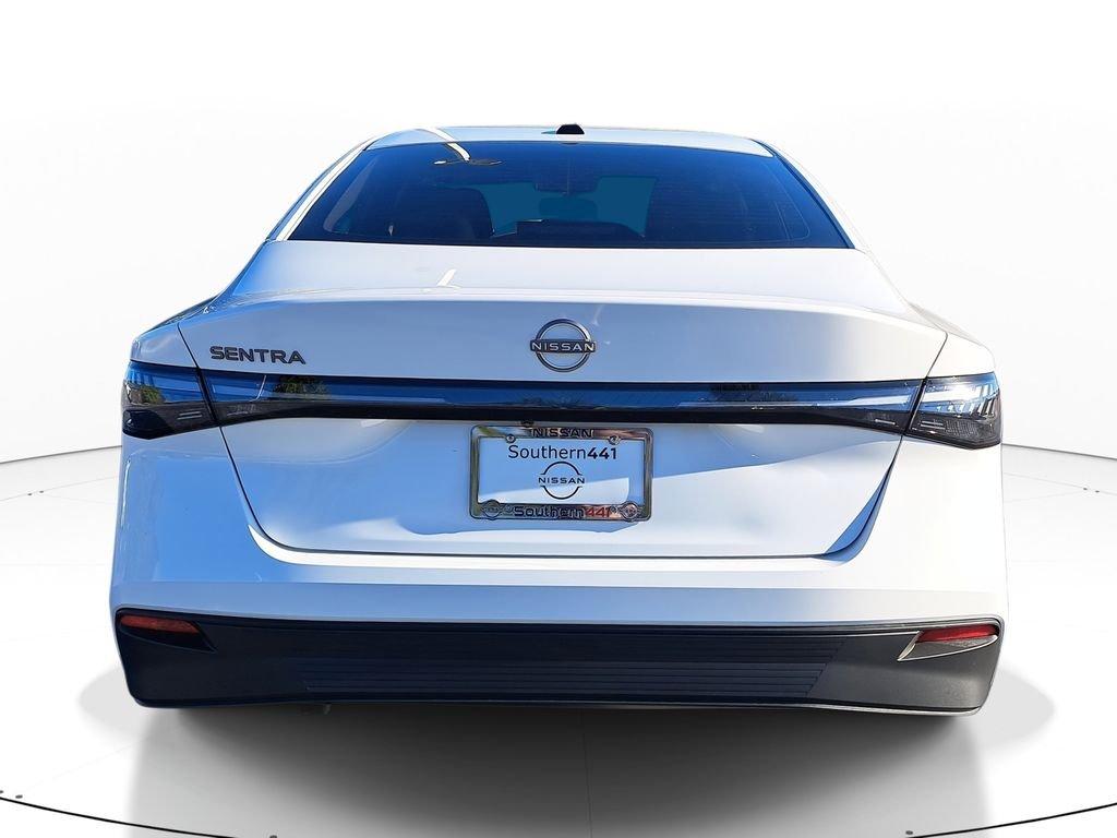 Nissan Sentra S - Thumbnail 7