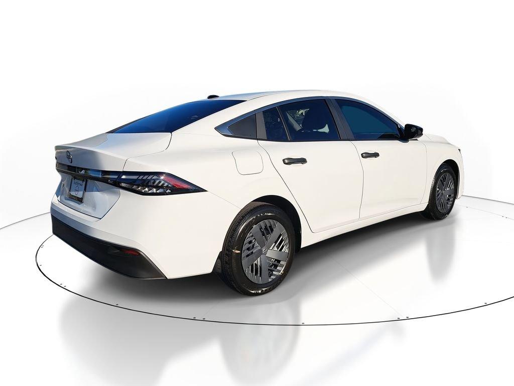 Nissan Sentra S - Thumbnail 8