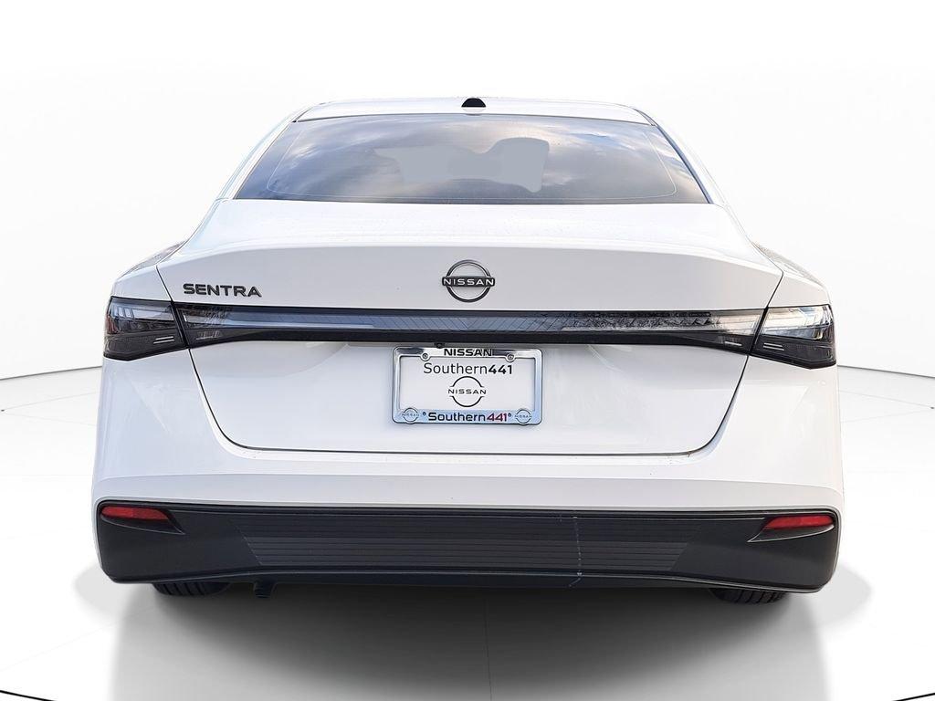 Nissan Sentra S - Thumbnail 7