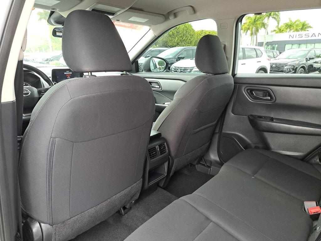 Nissan Rogue S - Thumbnail 12