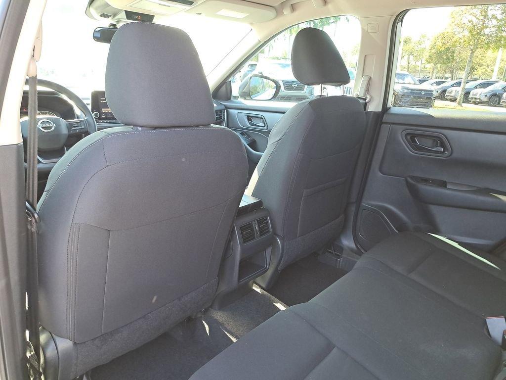 Nissan Rogue S - Thumbnail 12