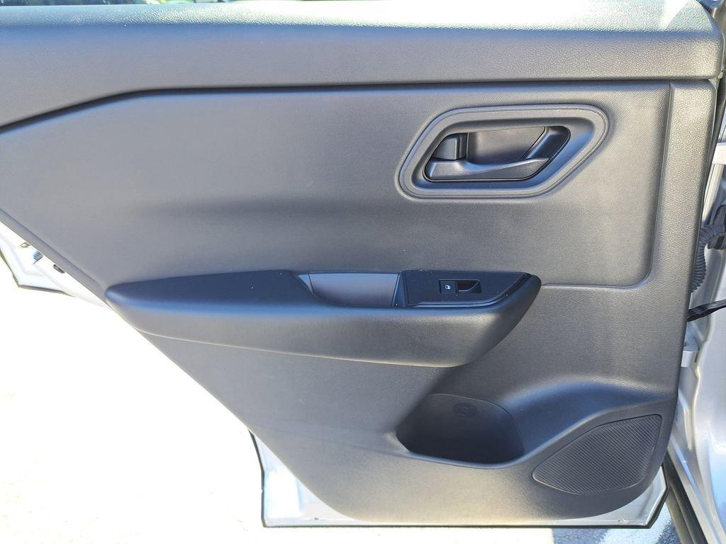 Nissan Rogue S - Thumbnail 15