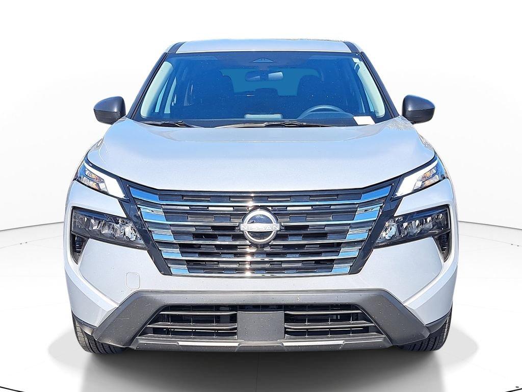 Nissan Rogue S - Thumbnail 4