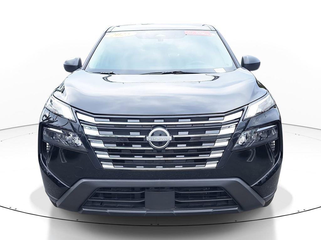 Nissan Rogue S - Thumbnail 4