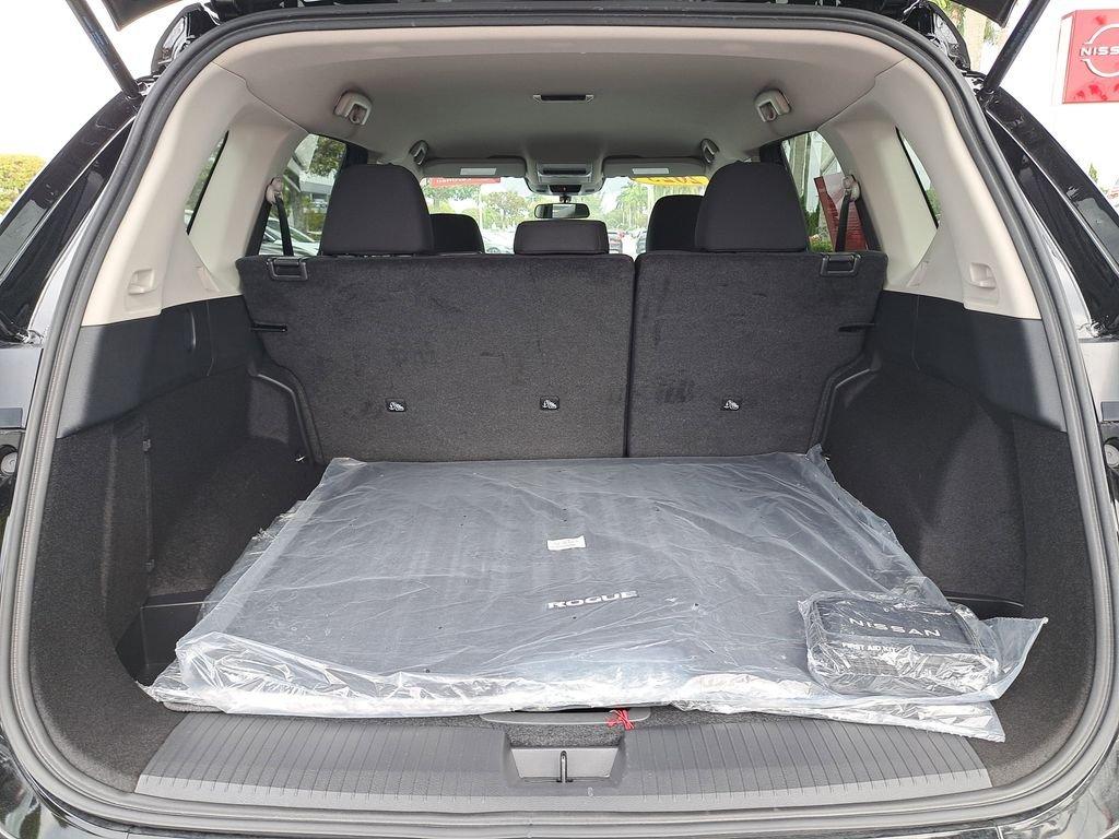 Nissan Rogue S - Thumbnail 11