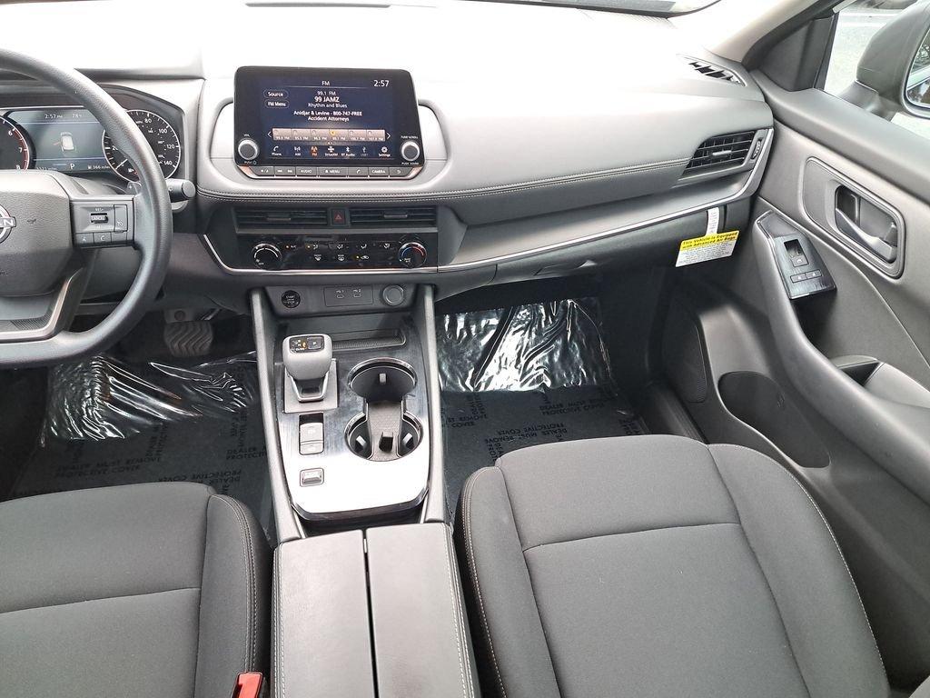 Nissan Rogue S - Thumbnail 18